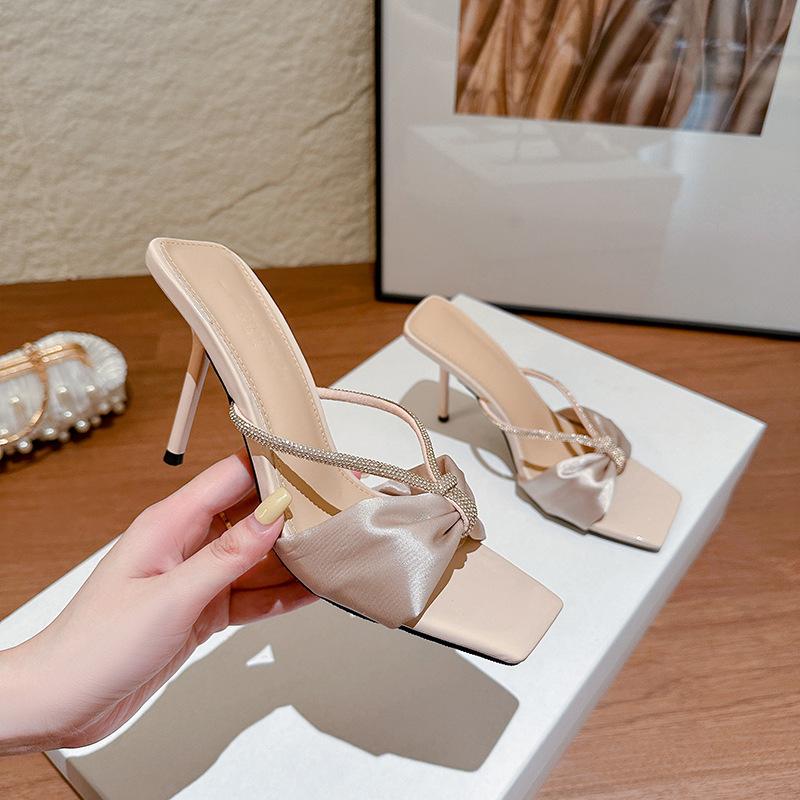 

Poplar forest with the same nude rhinestone word with sandals girl 2025 summer new fairy wind open-toed high-heeled cool slippers 40