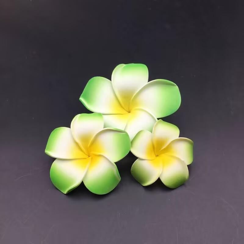 Pince à cheveux Plumeria: Fleur Hawaïenne en EVA pour Maillots de Bain & Voyage (4-9cm)
