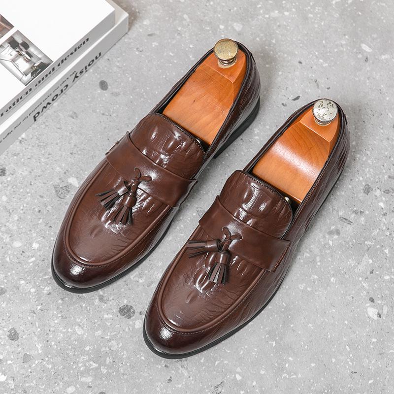 

Мужские лоферы слипоны большого размера с тиснением под крокодила - Модная повседневная кожаная обувь 41 коричневый