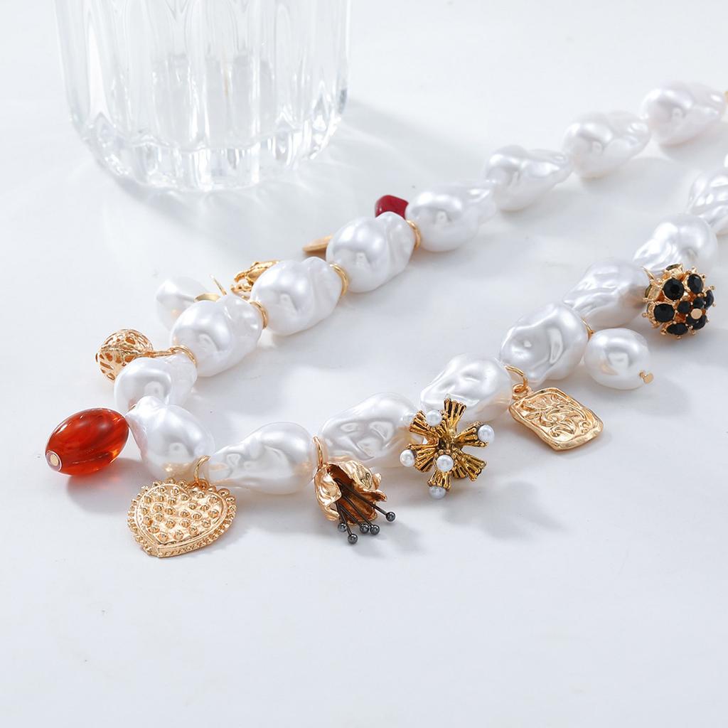 Modische Perlen Charm Anhänger Halskette Verstellbare Länge Schlüsselbeinkette Einzigartige Halskette für weibliche Träger