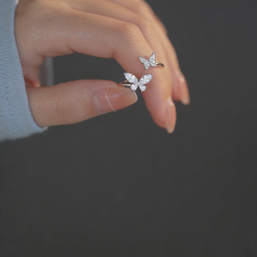 Exquisite Sweet Fresh Adjustable Butterfly Ring Women Open Acrylic Crystal Silver Zircon Finger Rings Kpop Party Fashion Jewelry