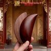 Coppa per Divinazione al Sandalo Mingxianyuan: Arte della Scultura in Legno Massello Stile Cinese