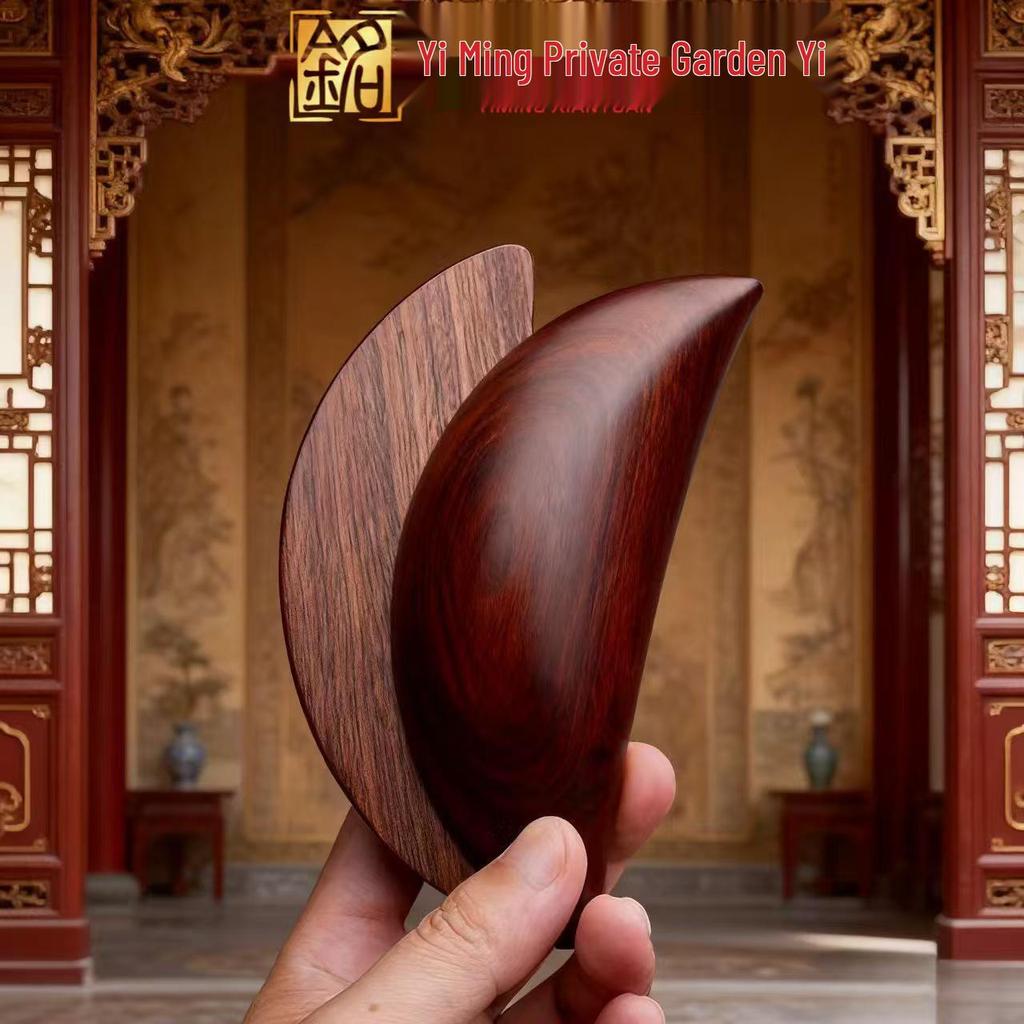 Coppa per Divinazione al Sandalo Mingxianyuan: Arte della Scultura in Legno Massello Stile Cinese