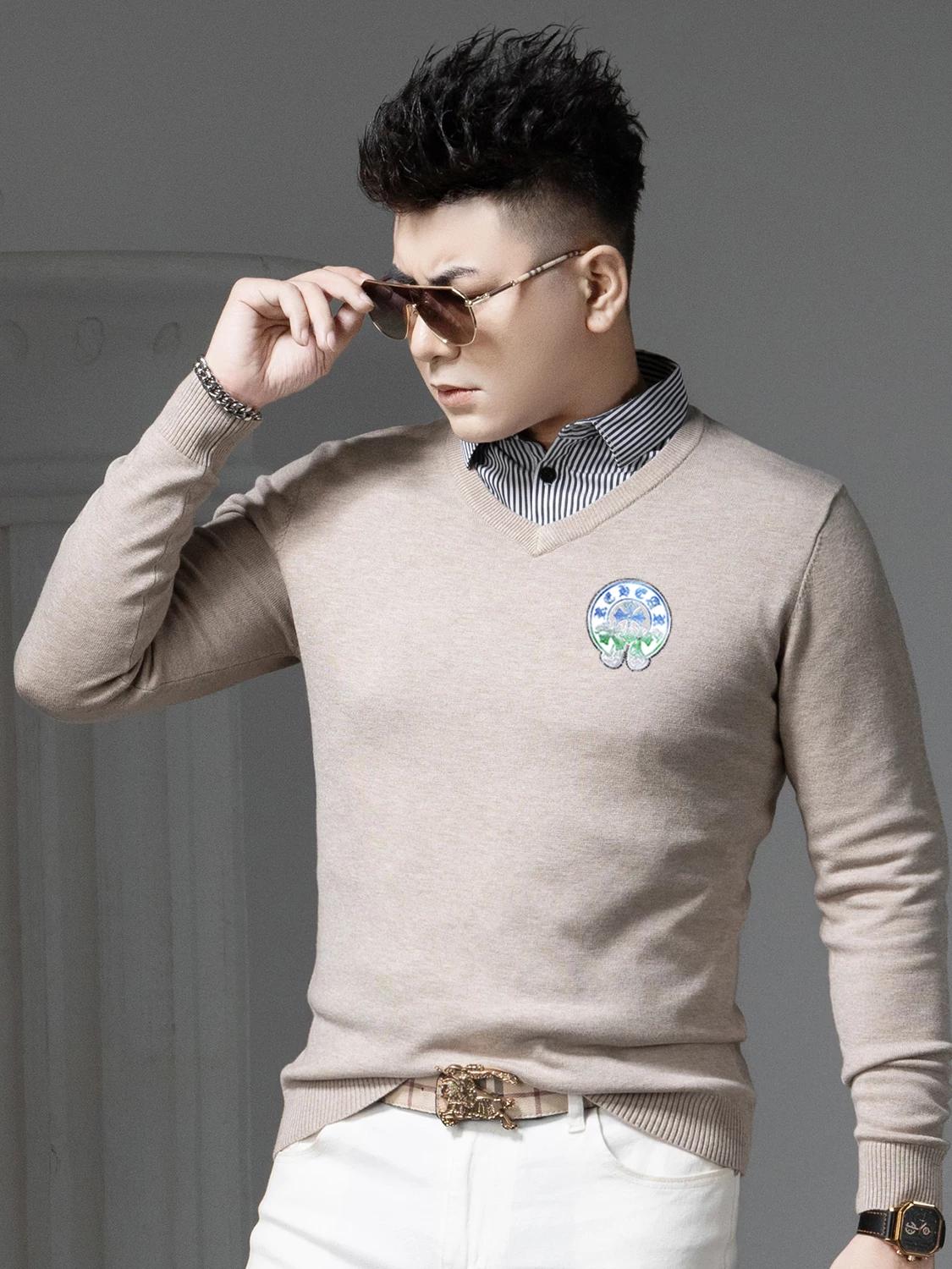 

European Style 2025 Autumn and Winter New Fake Two-Piece V-Neck Sweater for Men, Trendy Brand Gold-Stamped Casual Knit Base Shirt for Men L хаки