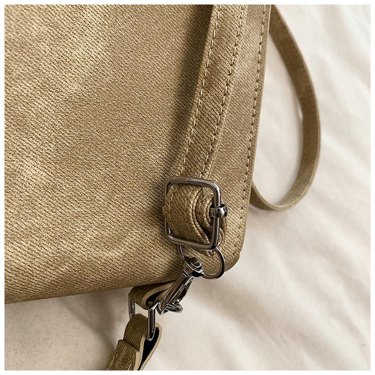 2026 Large-Capacity Retro Crossbody Small Square Bag with Lock Closure