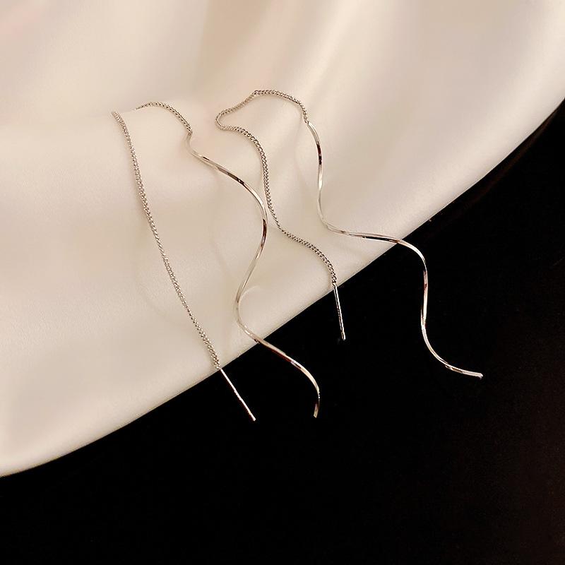 

Элегантные металлические серьги-нитки с геометрическим узором в виде волны для женщин