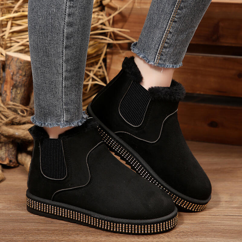 Fashion Punk Metal Rivet Decoration Snow Boots Women 2025 Winter Fashion Thick Bottom Furry Chelsea Boots Warm Short Plush Ankle Booties