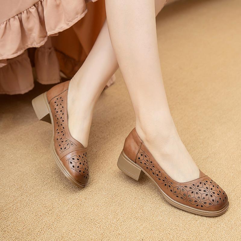 Fashion Comfort Low Heels Women's Shoes Sandals Genuine Leather Soft Soles Summer 2024 New Breathable Hollow Out Mom's Shoes