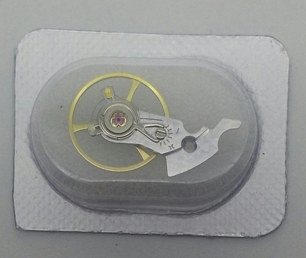 Replacement Movement Accessories Watch Balance Wheel for ETA 2824 2834 Movement for Swiss 2836-2 Watches.