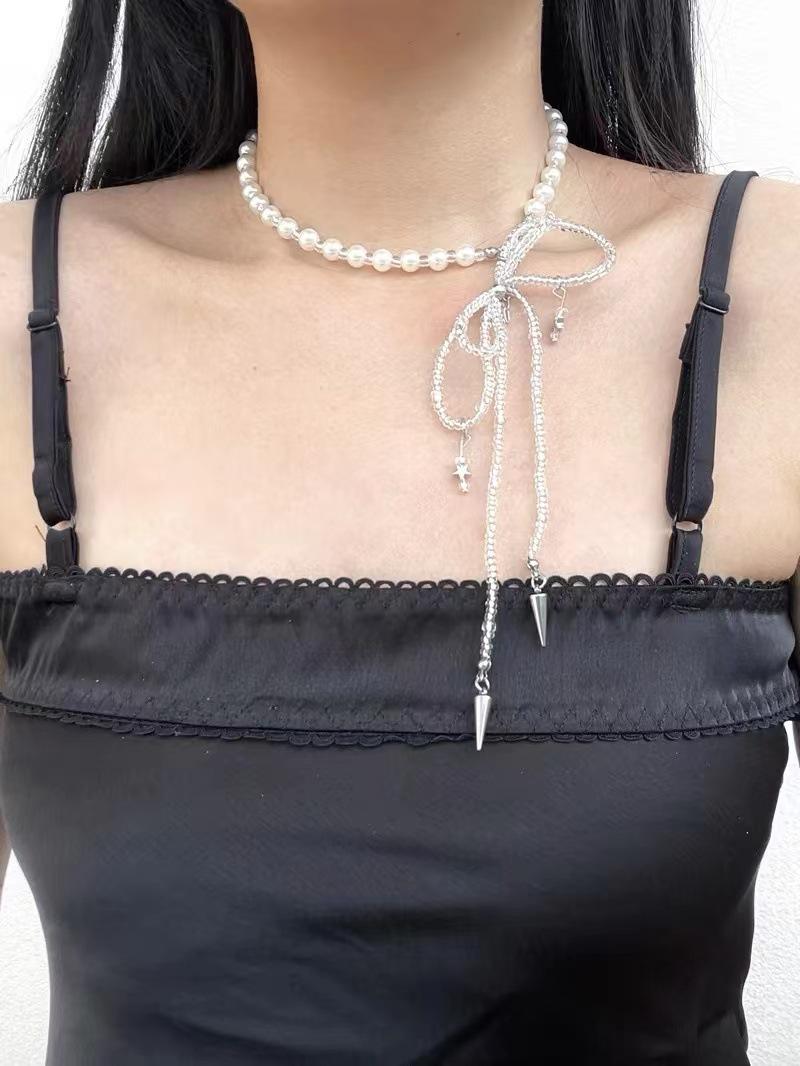 

Exquisite Sweet Handmade Beaded Rivet Tassel Pendant Bowknot Tie Pearl Choker Necklace for Women Temperament Jewelry Accessories
