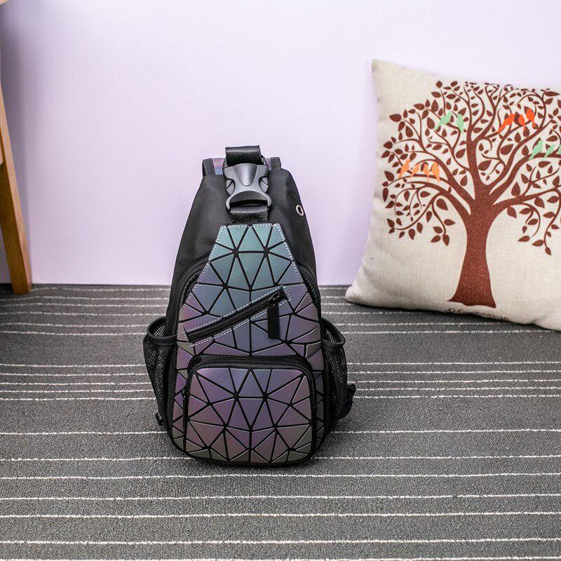 Borsa luminosa da donna Zaino laser geometrico Borse a tracolla trapuntate Borsa a petto semplice con ologramma laser