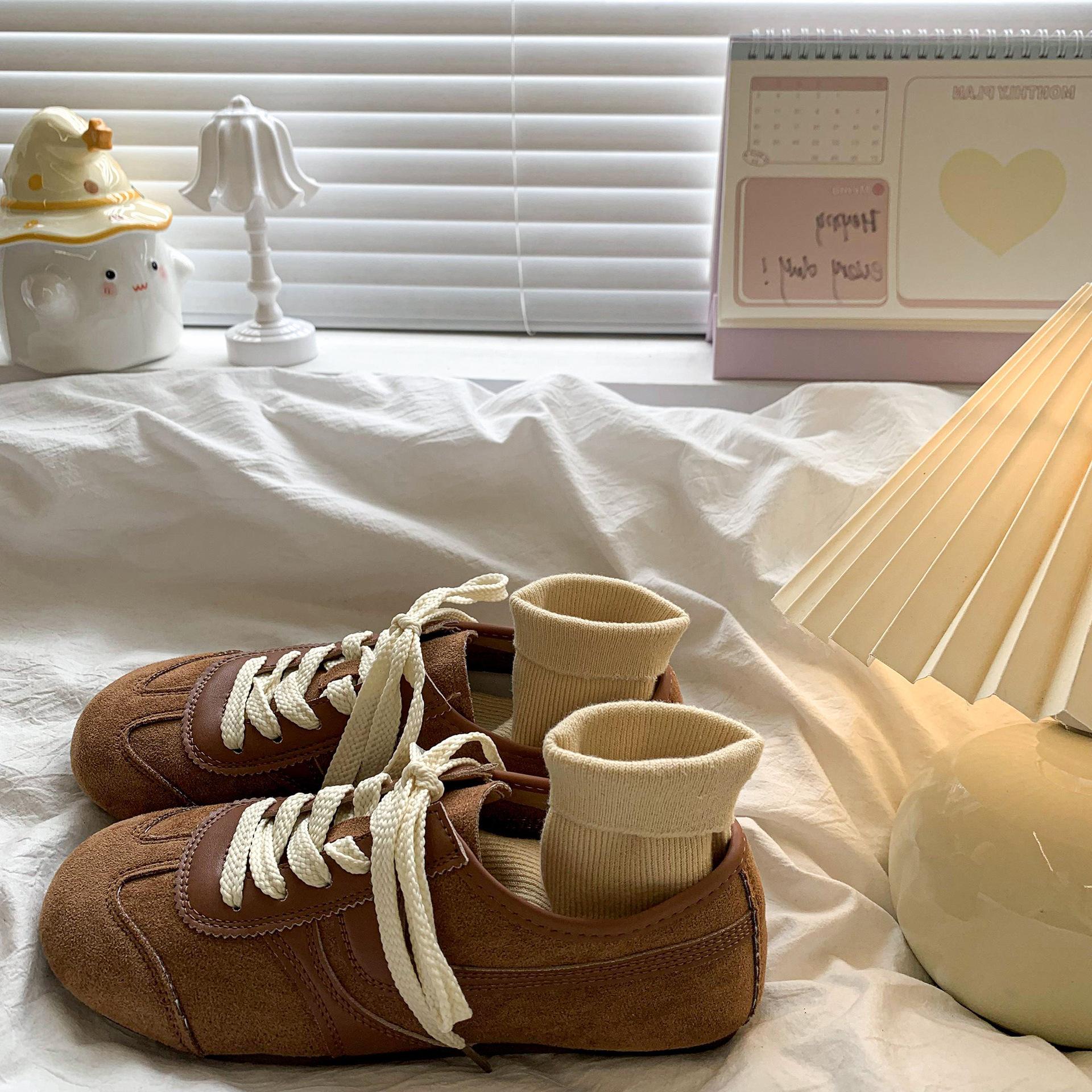 

Ретро немецкие тренировочные кроссовки женские 2025 новые весенне-осенние на плоской подошве повседневные спортивные кеды универсальные кроссовки Форреста Гампа 40 темно-коричневого