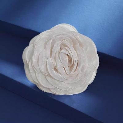 French Silk Yarn Camellia Brooch Temperament Small Fragrance Three-Dimensional Simulation Flower Pin Fashion Clothes With Accessories Women