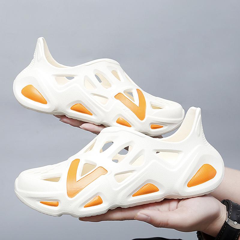 Fashion Men Trend New Summer Slippers Soft Bottom Cloud Slides Light Beach Shoes Male Suitable Indoor and Outdoor