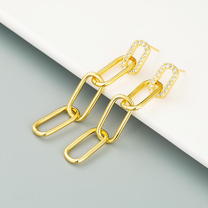 Bøyleøredobber for kvinner Bohemske O-formede kreative risperler Overdrevne tilbehør øredobber