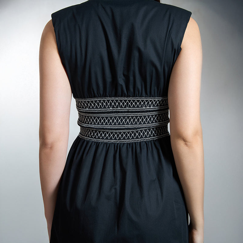 Vestido Midi Feminino Sem Mangas Virgio com Caimento Ajustado e Rodado e Decote em V