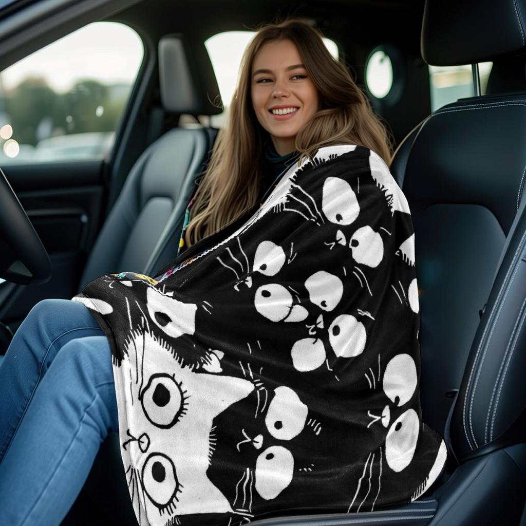 1pc Ultra-Soft Lightweight Flannel Blanket with Playful Black & White Cat Design - Cozy Warm All-Season Throw for Camping, Trave