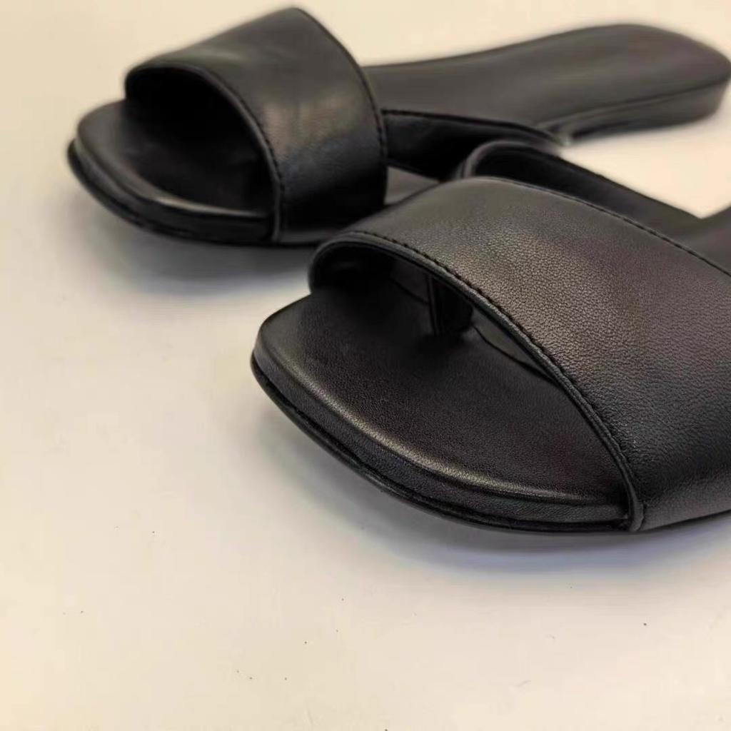 Version i kohud~ Enkla nisch fyrkantig tå öppen tå ett ord coola tofflor för kvinnor att bära 2025 sommar strand flats