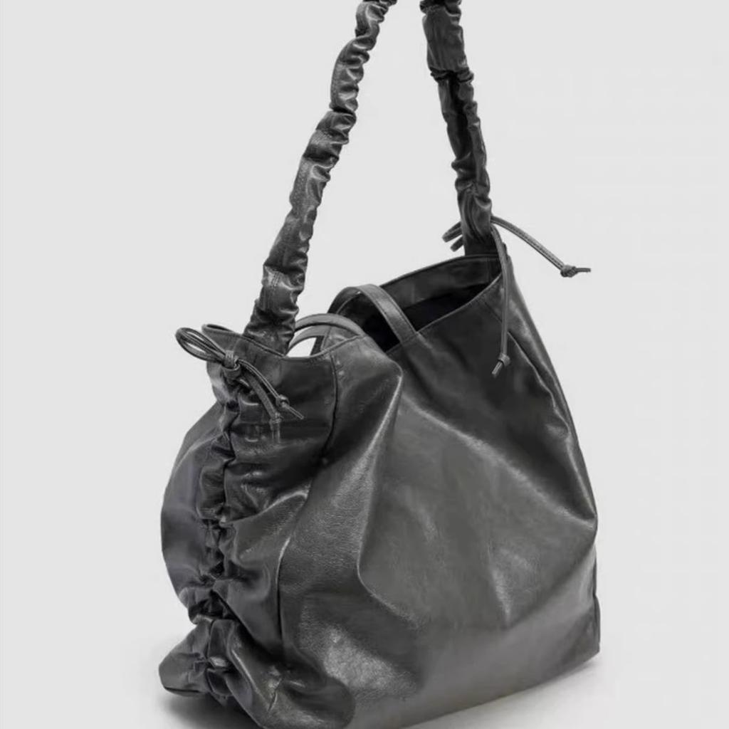 Niche Design Underarm Bag Women's Bag Spring and Summer New Casual Trend Tote Bag Large Capacity Shoulder Messenger Bag