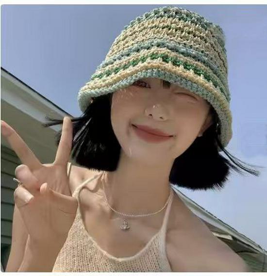 

Women s Summer Korean Style Wide Brim Sun Hat - Foldable, Topless Straw Design for UV Protection Adjustable