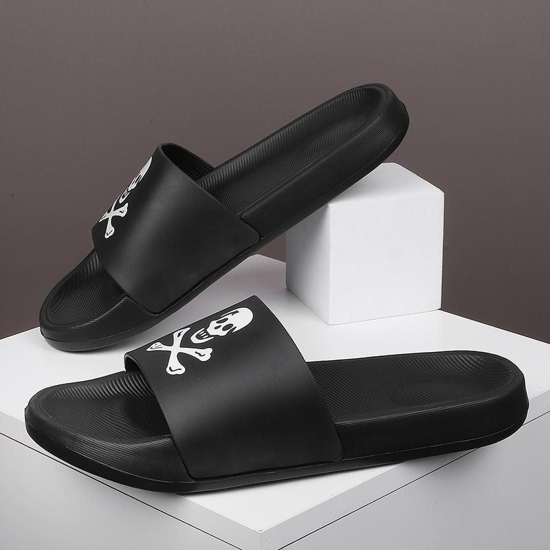 

Large size slippers men s summer wear non-slip stepping on shit feeling sports driving teenager size 47 couple beach sandals 39 білий