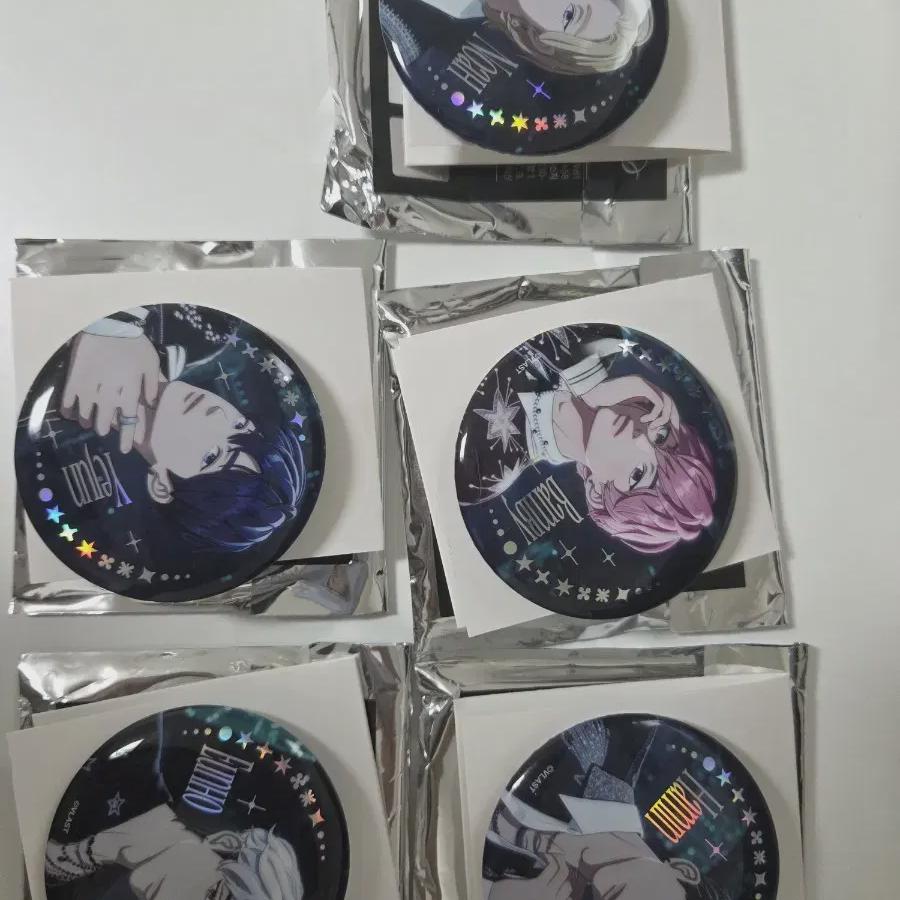 

Plave Concert Can Badge Devol