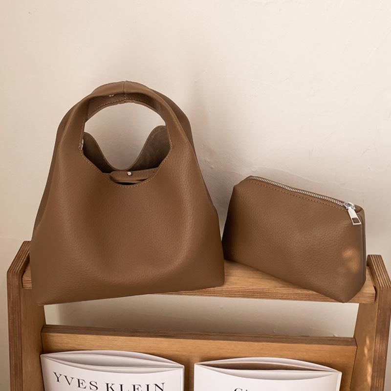 Trendy and Simple Single-shoulder Crossbody Bag for Fashionable Daily Commuting and Practical Bucket Bag