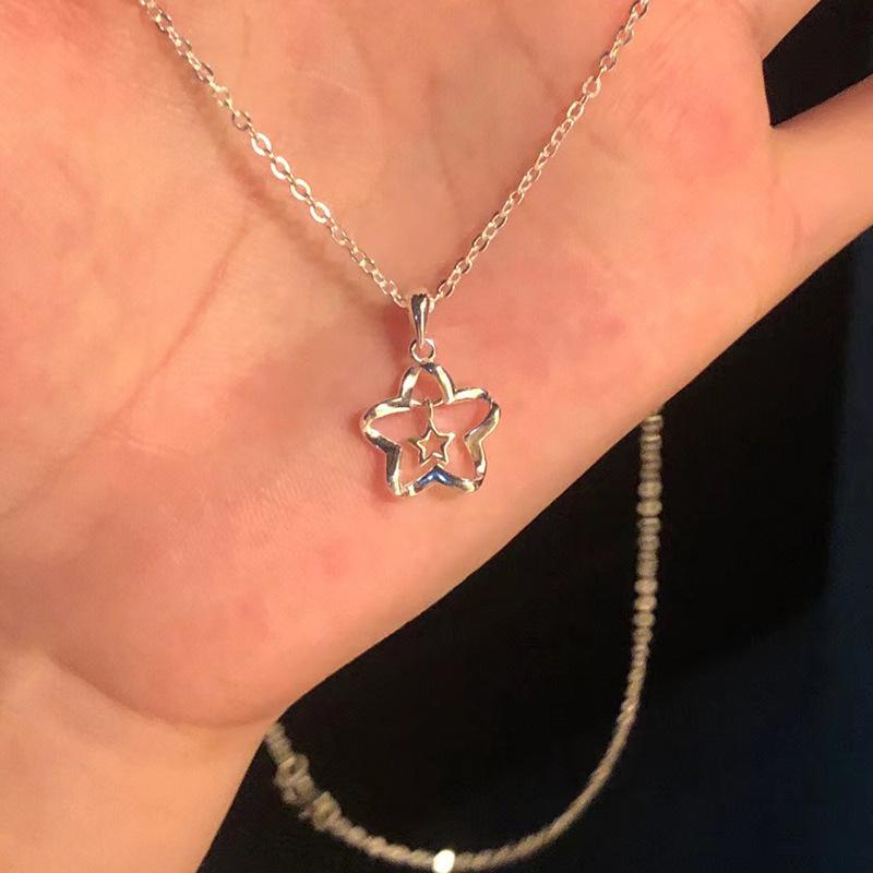 Xiaohongshu New Hollow Star Inlaid Necklace Light Luxury Niche Design Cold Wind Sweater Collarbone Neck Chain
