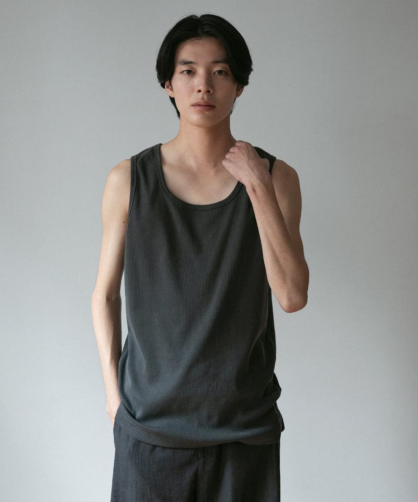 ANOTHER OFFICE Dyed Ribbed Scoop Neck Tank (Charcoal)