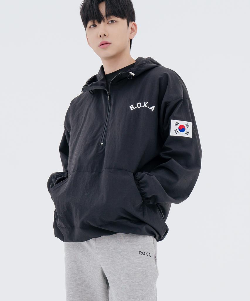 Milibro Korean-Made Roka Embroidered Anorak Black