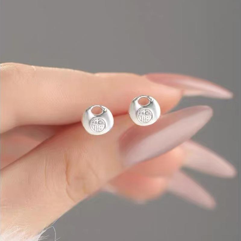 Raising Ear Holes, Small Stud Earrings for Women, Simple, Sweet, Small and Fresh Earrings, Niche Design, Versatile Earrings