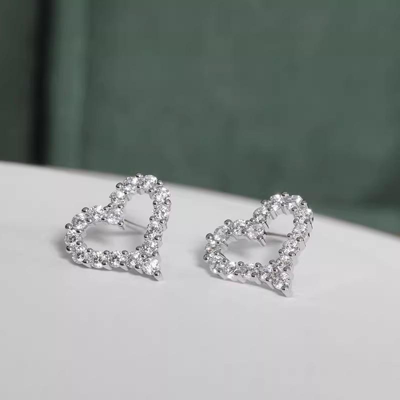 Premium Sense Earrings Micro-set Zirconia Fashion Love Heart Earrings Small Fresh Female Ear Jewelry