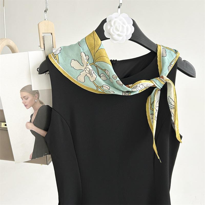 Spring and summer pastoral flower rhombus scarf dark pattern jacquard simulation silk scarf women's neck temperament small scarf tied bag