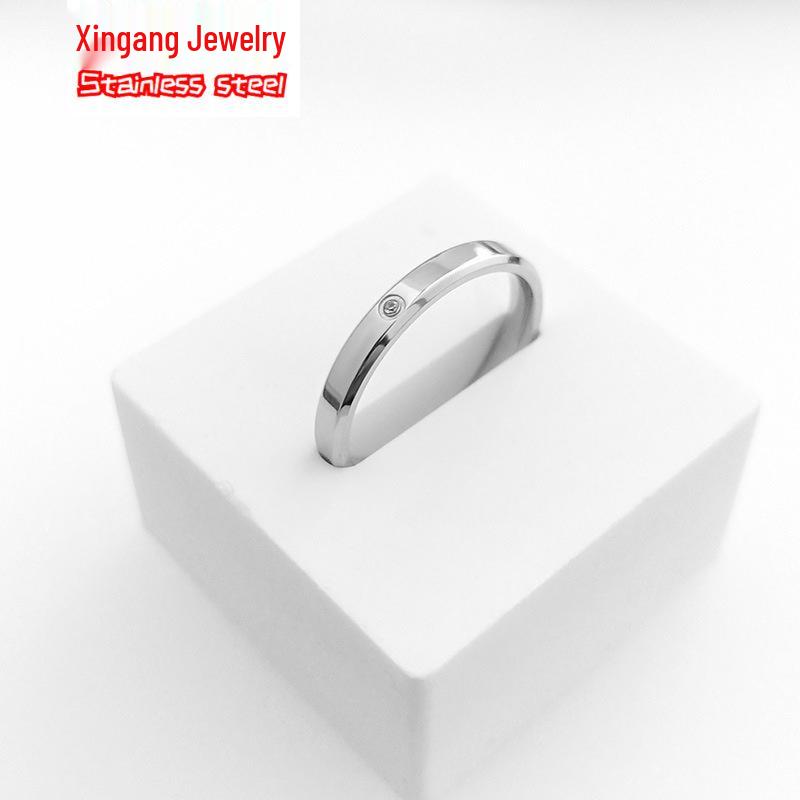 Korean Style Titanium Steel Ring with Inlaid Diamond: Non-Fading, Exquisitely Carved Plain Band for Couples