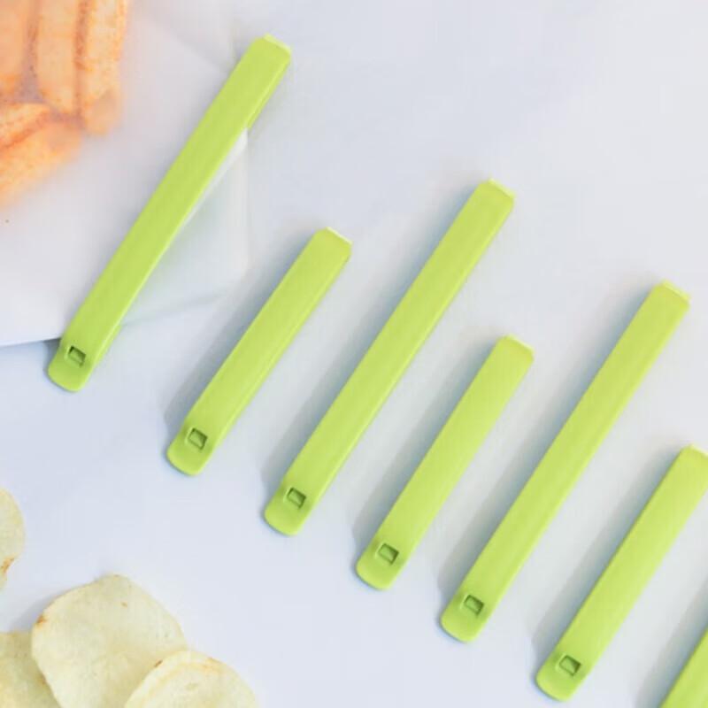 Quange No-Drill Multi-Hook Rack with 4 M-Size Food Sealing Clips