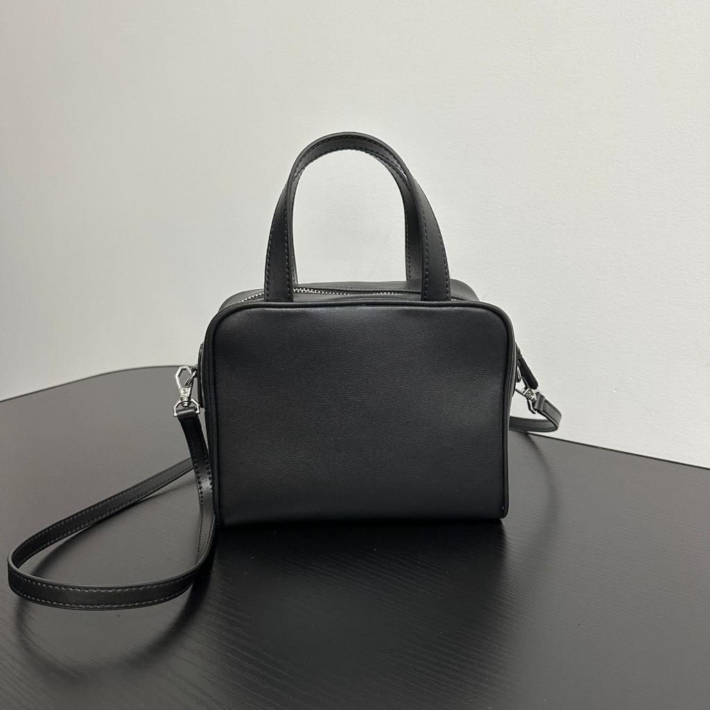 TR same Ray small square bag, leather simple portable shoulder messenger bag, tofu bag, hand carry camera bag, tote bag