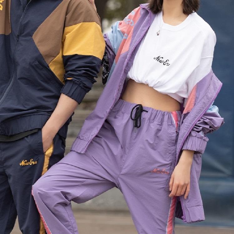 New Era Giacca Unisex Manica Lunga Colore a Blocchi Collo Alto Viola 12877369