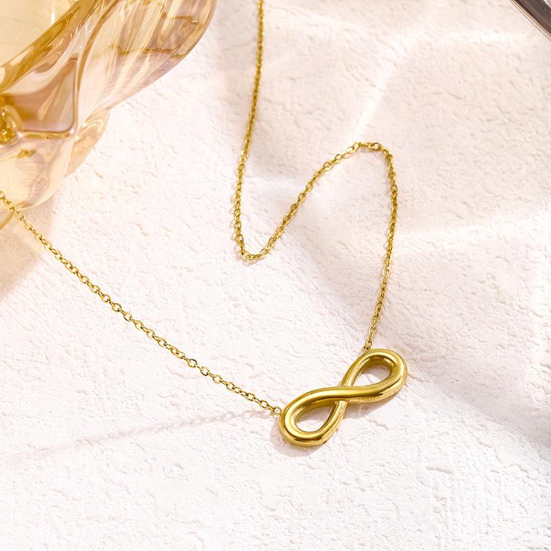 Fashionable Light Luxury Fade-Resistant Women's Titanium Steel Clavicle Chain Necklace In Gold