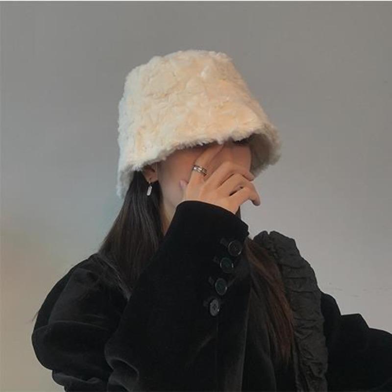 Niche Plush Fisherman Hat for Women In Autumn and Winter Fashionable Warm Ear Protection Bucket Hat