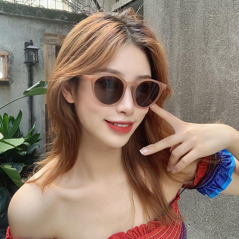 New Small Round Sunglasses Women Vintage UV400 Protection Fashion Retro Classic Travel Eyewear