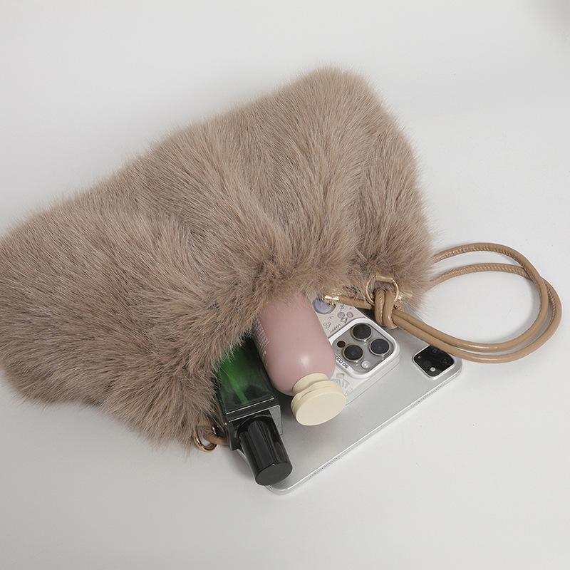 Elegant Faux Fur Crossbody Bag Vintage Bucket Woman Handbag Large Capacity Fashi Plush Versatile Shoulder Bag