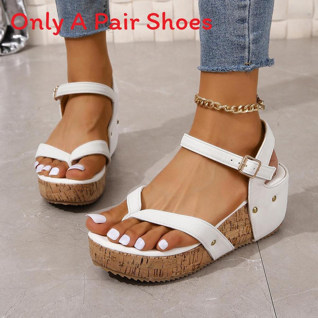 Summer Womens Roman Sandals With Thick Sole And Metal Studs For Casual Wear