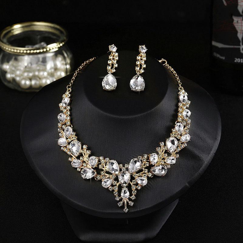 Diamond V-shaped oval water drop stud earrings necklace bridal wedding dinner collarbone chain light luxury elegant jewelry set women