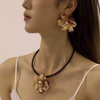Personalized Exaggerated Metal Three-dimensional Pleated Large Flower Necklace Earrings Retro Flower Jewelry Set