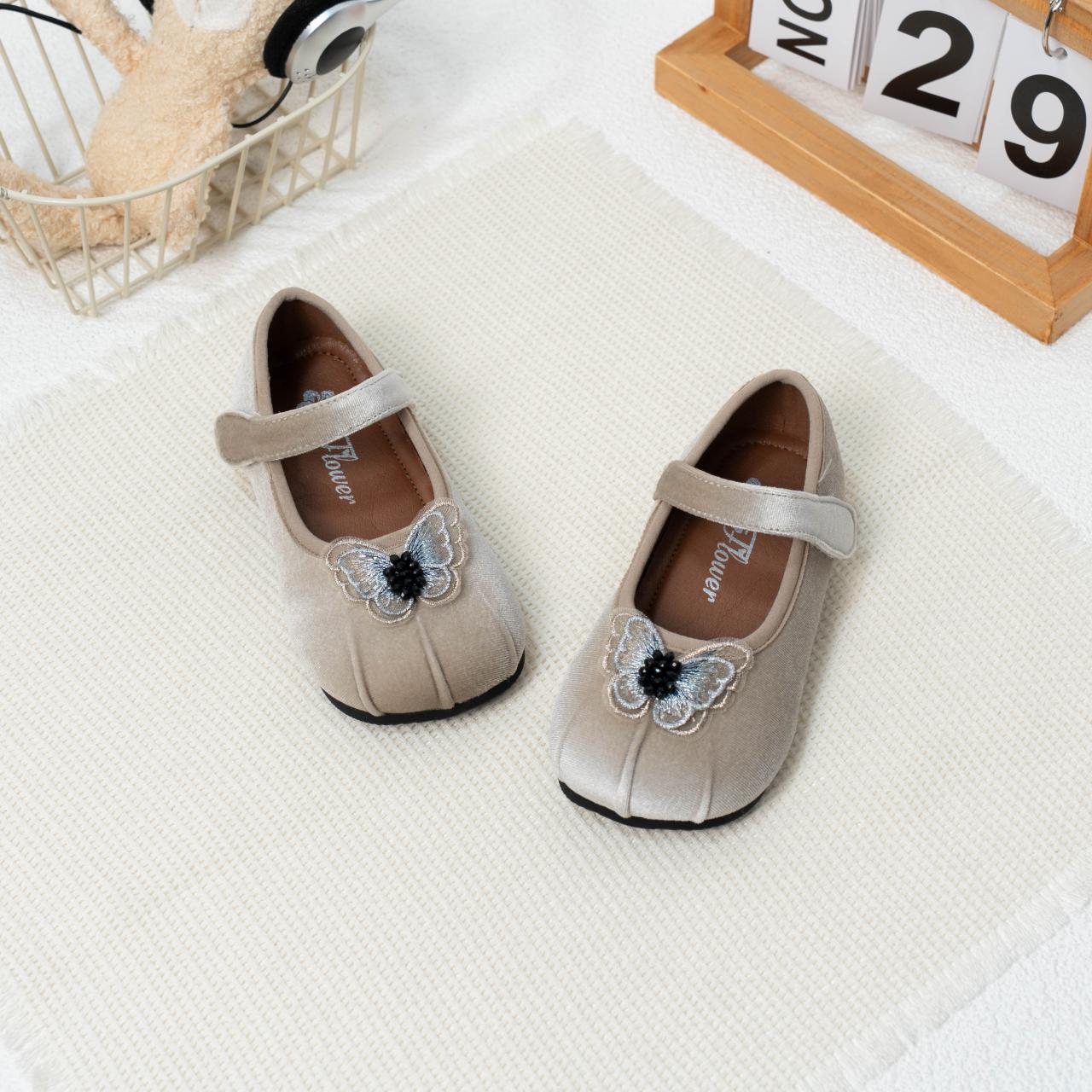 

Повседневная обувь для девочек Мокасины Нескользящая мягкая подошва Детская обувь принцессы Милая бабочка 2025 Новая мода Детские балетки Круглый носок 23 хаки