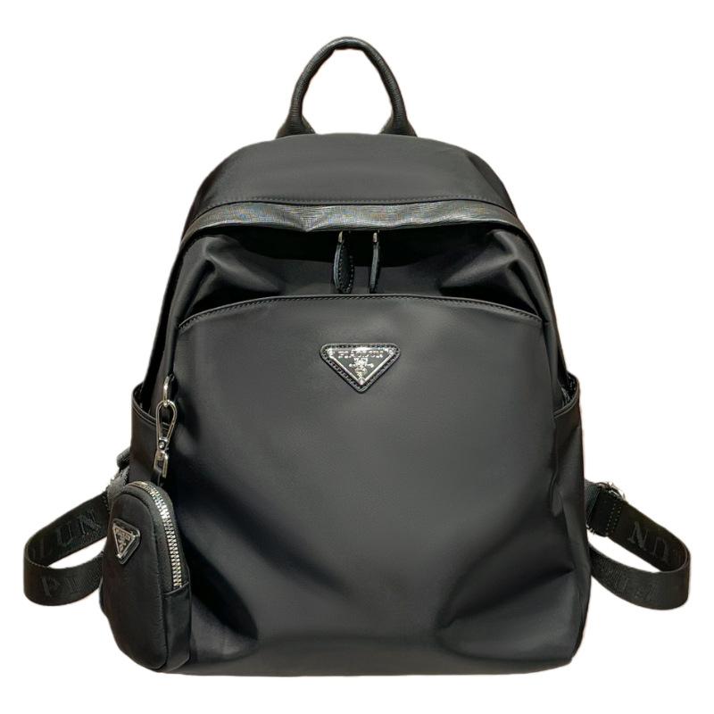 This Backpack Is Fashionable, Versatile, Waterproof and Has A Large Capacity for Casual Travel and Business
