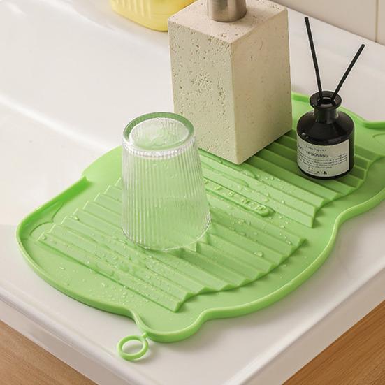 Silicone Dish Drying Mat with Non-Slip Base Heat-Resistant Drainage Rack for Kitchen Countertop Foldable Insulation Pad for Sink Table Use