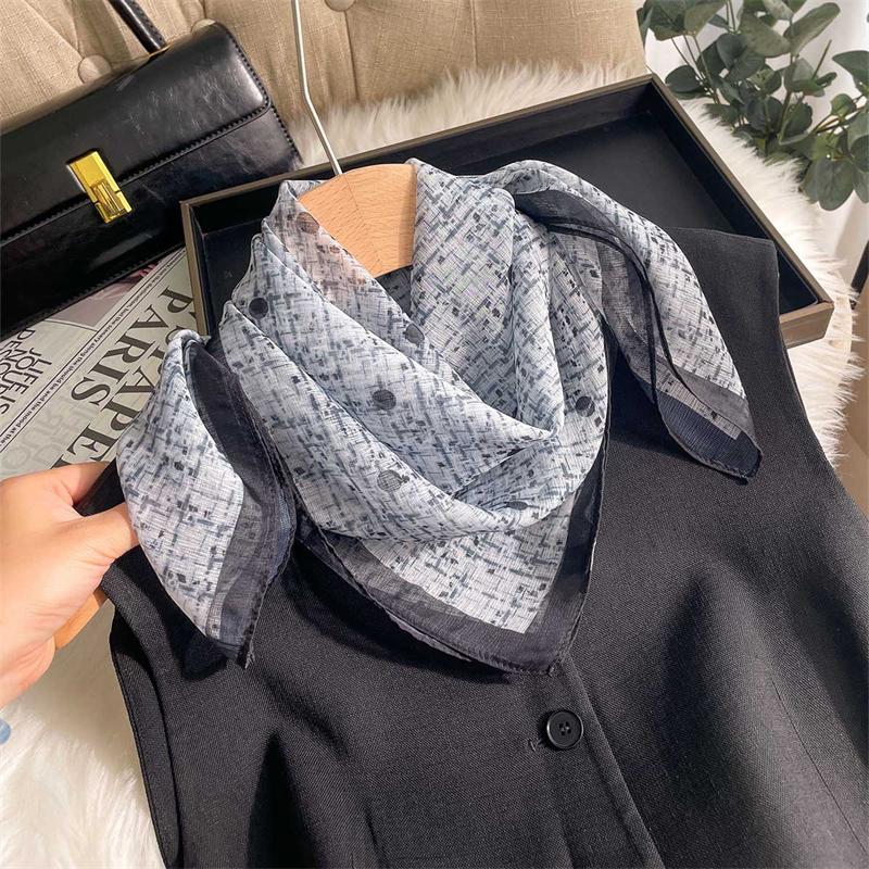 70cm Design Bandes De Cheveux Foulards Carres Mode Impression Satin Foulard En Soie Pour Les Femmes Foulard