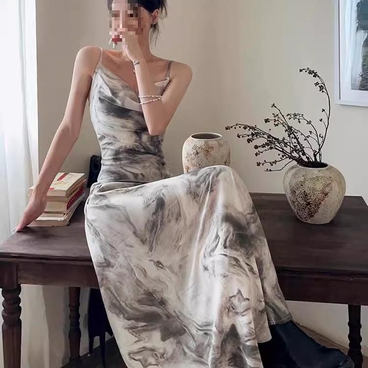 Spring/Summer V-Neck Off-Shoulder Chinese Ink Print Dress - Slim Fit, Backless, Hip-Hugging Long Dress