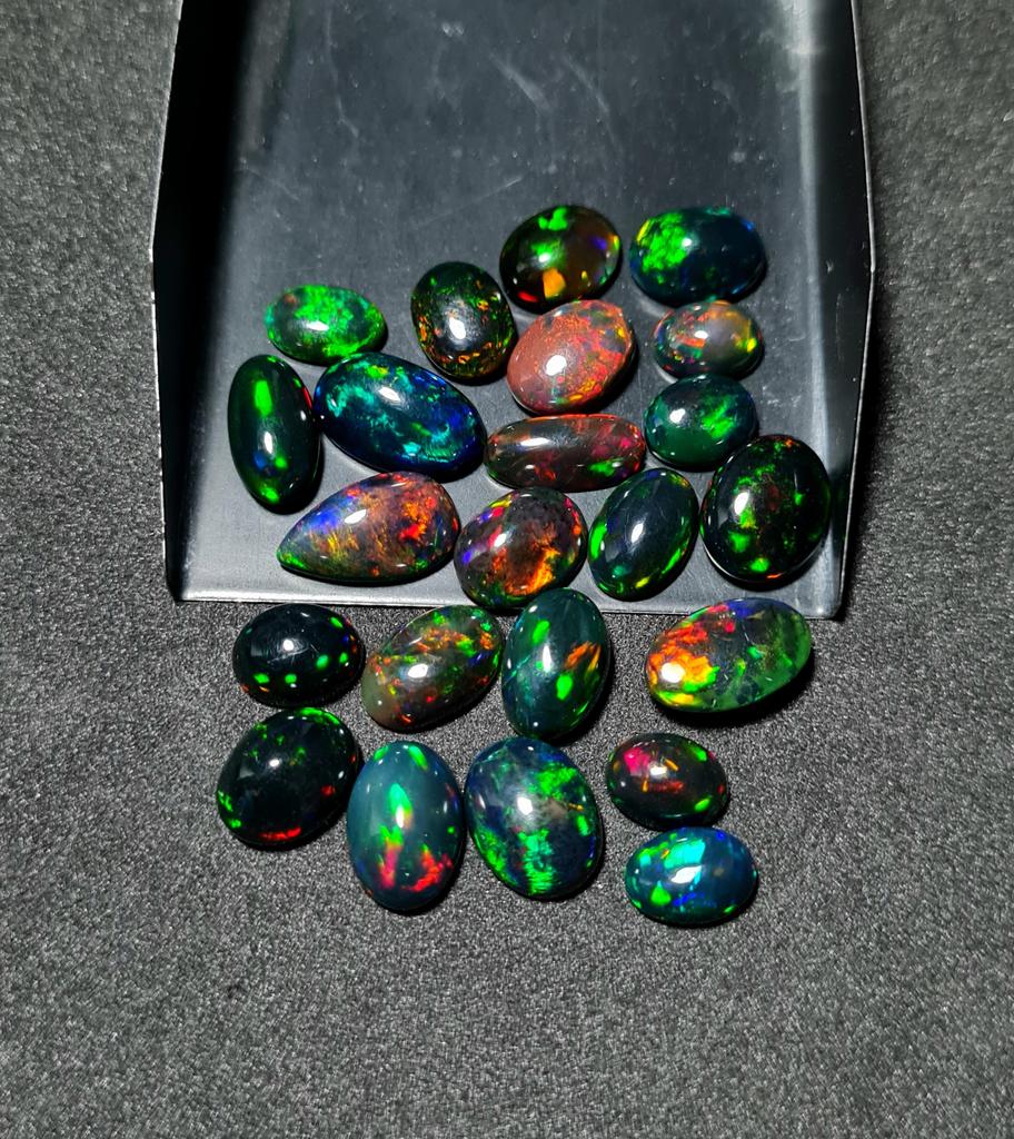 Natürlicher äthiopischer Schwarzer Opal Cabochon Großhandelslot, Mix Form, Multi Flashy Opal Cabochon Lot, Opal Edelstein, Opal Verlobungsring